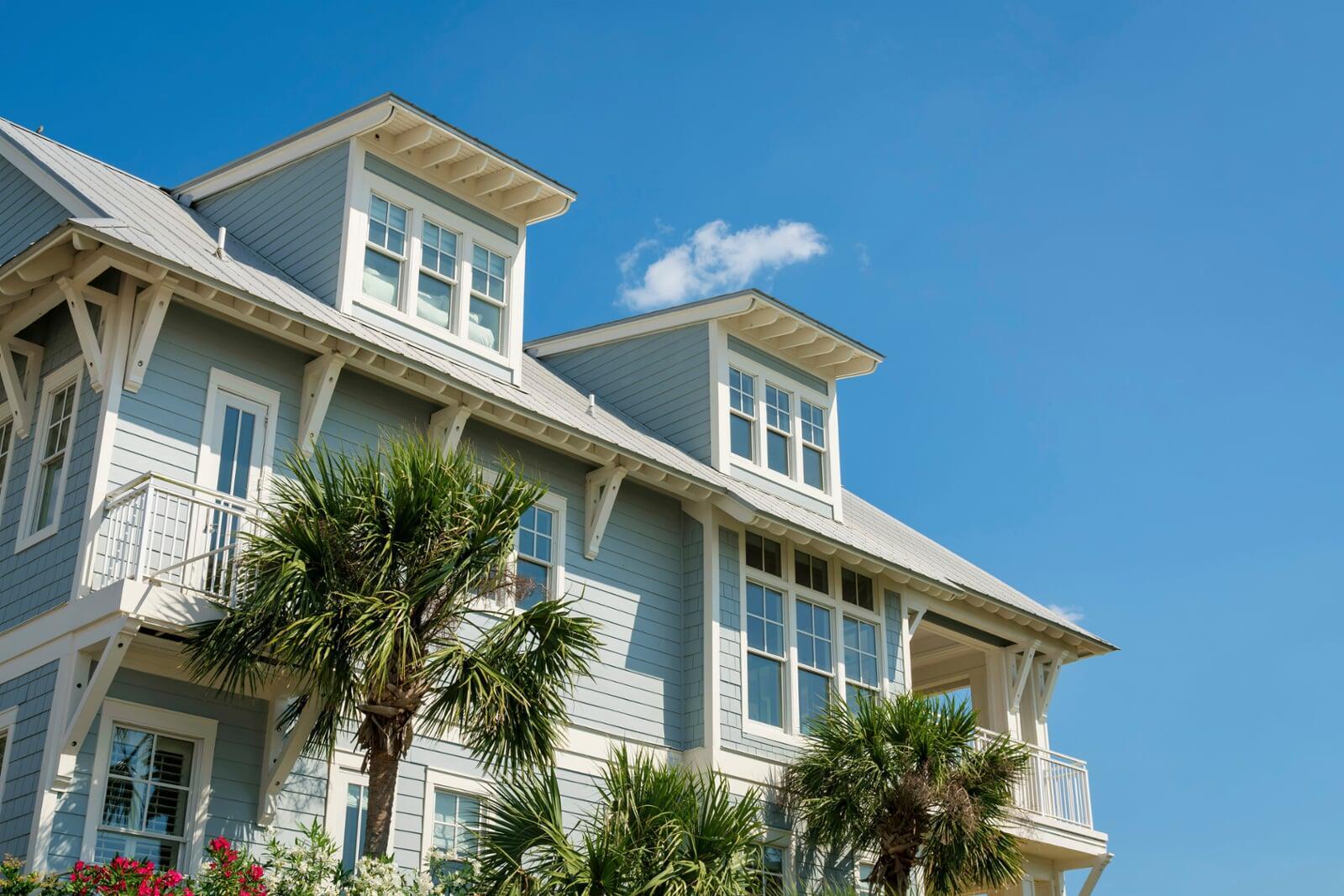 Beach House Design Guide: Coastal Home Planning, Layout, and Construction Tips